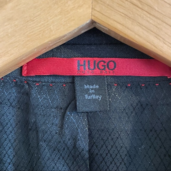 Mens 40L Hugo Boss Suit in Dark Charcoal. Jacket and Pants included. - Picture 3 of 9